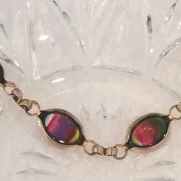 Sarah Coventry Vibrant Multicolor Bracelet - Picture 3 of 4